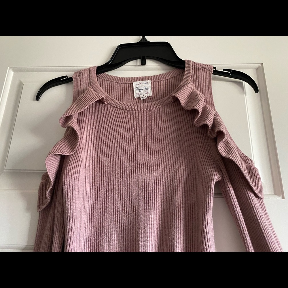 Open Shoulder Ruffled & Ribbed Sweater - Picture 3 of 4